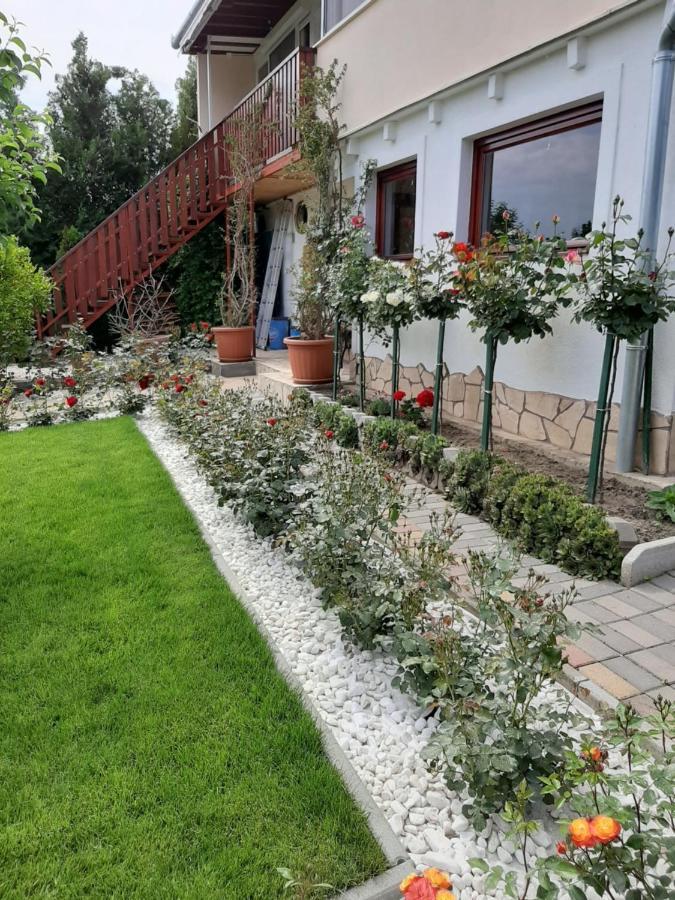 Bed and Breakfast Rozsakert Vendeghaz Сиглигет Экстерьер фото