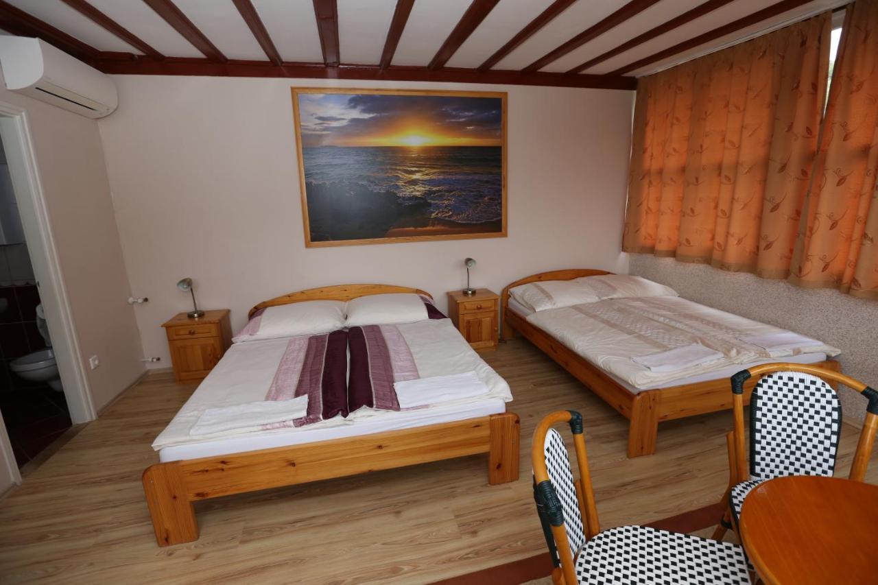 Bed and Breakfast Rozsakert Vendeghaz Сиглигет Экстерьер фото