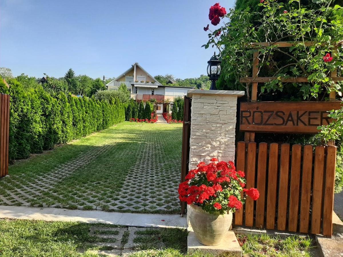 Bed and Breakfast Rozsakert Vendeghaz Сиглигет Экстерьер фото