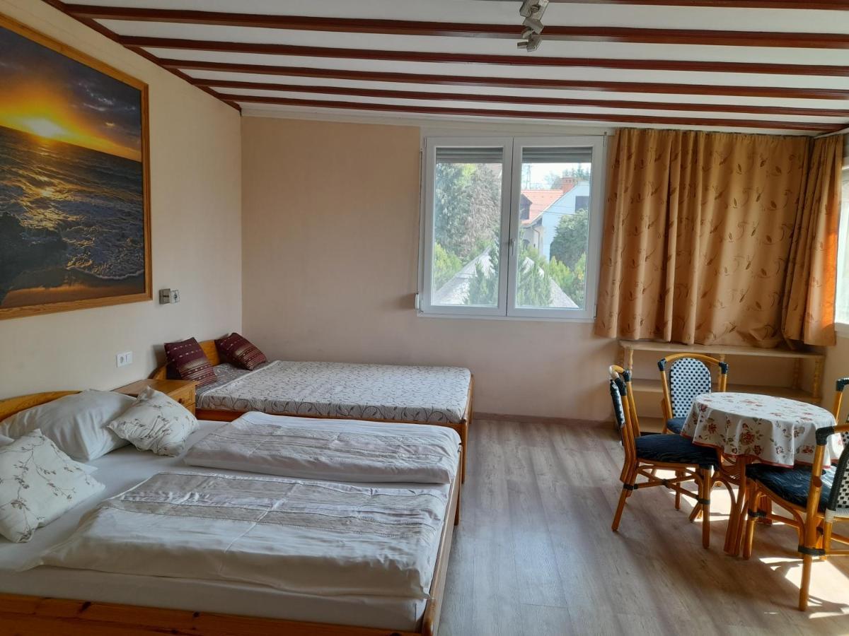 Bed and Breakfast Rozsakert Vendeghaz Сиглигет Экстерьер фото