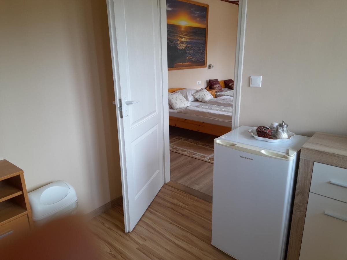 Bed and Breakfast Rozsakert Vendeghaz Сиглигет Экстерьер фото