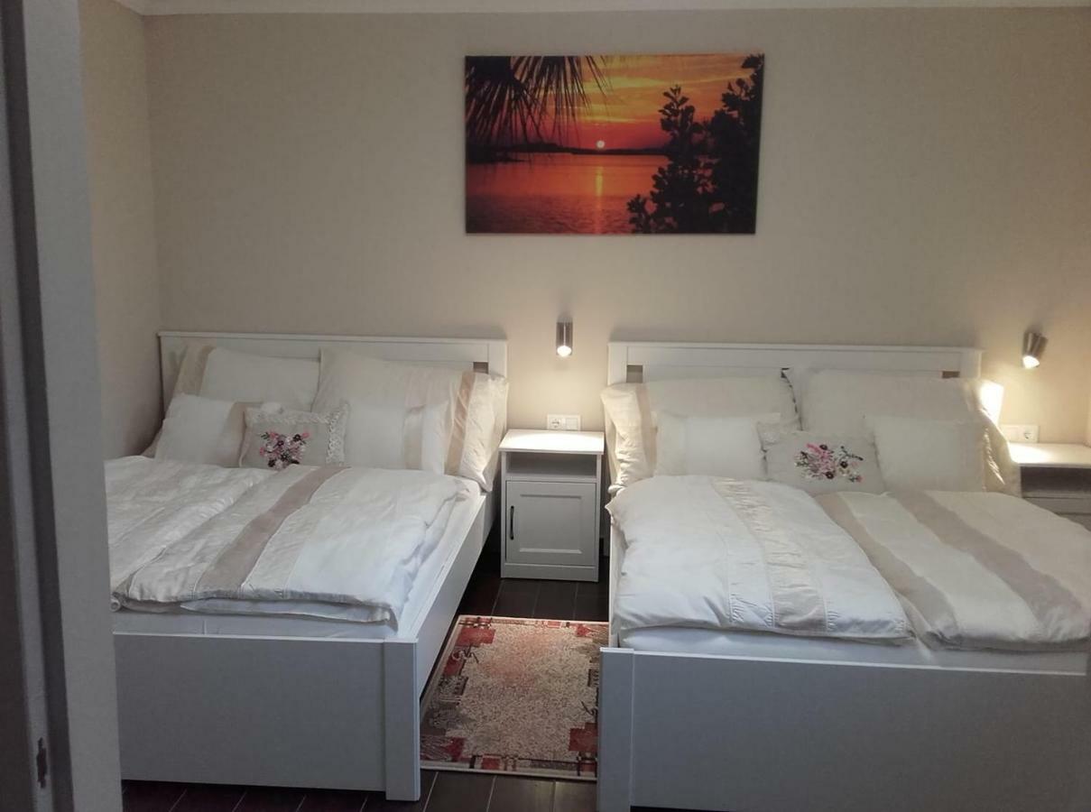 Bed and Breakfast Rozsakert Vendeghaz Сиглигет Экстерьер фото